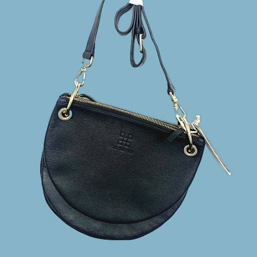 Crossbody Purse Black Leather Shoulder Bag Gold Hardware shoulder strap tote
